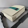 Erkek omuz çantası lüks tasarımcı messenger çantaları moda crossbody büyük kapasiteli çanta çanta çanta çanta erkek cüzdan cüzdan mektupları açık