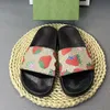 Gummidesignade tofflor Sandaler Blommor Brokad Kvinnor Män Tofflor Flat Bottom Flip Flops Dammode Randiga strandtofflor