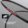 Professionell stötdämpning max spänning 33 kg full kolfiber badminton racket med väskor strängar ultralight 4u 82g racquet 231120