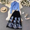 Tvådelad klänning Autumn Spring Blue Knit Tops and Embroidery A-Line Midi kjol Tvådelar Set Women Runway Design Fashion Knit Set Suit M69511 230421