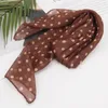 Foulards 65 65cm Femmes Mode Mousseline de soie Polka Dot Écharpe Dames Tête Cou Châles Carrés Été Femelle Bandes De Cheveux Foulard