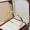 パンテアバングルチャームバングル女性ヒョウヘッドデザイナーエメラルドゴールドメッキ18K T0p品質滑らかな表面ヨーロッパサイズのジュエリーファッション002