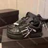 Designer sneakers mens skor lyx kvinnor mode låg topp kalvskinn sko tyg sneaker andas bekväm promenadsko