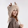 Caps Hüte Winter Weihnachten Warme Gestrickte Hüte Weibliche Cartoon Deer Horn Zwei Kugeln Earflap Kappe Plüsch Flauschigen Verdicken Pelz Beanie hut für Frauen 231121