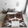 Filtar Cowhide Rodeo Fuzzy Filt Animal Päls Skinläderstruktur Roligt kast för bäddsoffor 150130cm Queen King 231121