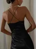 Casual jurken Satin Side Split Women BodyCon Dress Sexy Spaghetti Riem Mouwloze Backless vrouwelijke zomerfeest Midi Vestido 230421