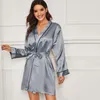 Vêtements de nuit pour femmes mariée Robe blanche Robe à manches longues Kimono peignoir femmes Satin chemise de nuit mariage col en v vêtements de nuit robe de nuit