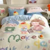 Set di biancheria da letto 3/4 pezzi Copripiumino con farina di latte per bambini Ins Cute Cartoon Anime Panda Spessore double face Farina di corallo 1.2 / 1.5 / 1.8m Lenzuolo 231120