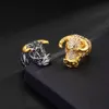 Nuovo stile hip-hop in oro bianco e nero con diamanti bicolore intarsiati da uomo con personalità della moda, gioielli con anello a testa di toro