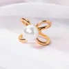 Pins Brooches Elegant Three Ring Buckle Fashion Imitation Pearl Brooches Crystal Scarf Button Curved Cross Brooches Women Shawl Scarves Clip Z0421