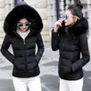 Parkas de plumón para mujer Cuello de piel de mapache falso Parka chaqueta de plumón Abrigo con capucha de invierno Ropa de dama Tallas grandes 5XL Chaquetas femeninas cortas 231120