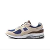 2002R 9060 Athletic Mens Women Luxury Casual boots Shoes Triple S navy blue black Classic Grey orange light green Designer Bowling OG Protection Sneakers Man Trainer