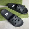 Designer Slides Herr Flip Flops Randiga redskap Bottom Sandaler Högkvalitativa halkfria Tofflor Herr Dam Mode Strandskor Storlek 5-11 NO301