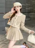 Robes de travail High Street Mode Française Luxe Petit Parfum 2 Pièces Ensembles Femmes Tenue Élégante Veste Courte Manteau Mini Jupe Plissée Costumes