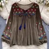 Damenblusen AYUALIN Boho Weiße Blumenstickerei-Bluse Tops Lose Baumwoll-Rayon-Blusas Lässiges O-Ausschnitt-Langarmshirt für Damen