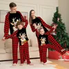 Tenues assorties pour la famille Ensemble de pyjama de Noël Mère Elk Imprimer Chemise de nuit du Père Noël Vêtements de nuit Maman Papa Vêtements de Noël Pyjamas de famille assortis de Noël 231121