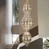 Hängslampor villa vardagsrum kristalllampa el lobby ljuskrona duplex mellan våningen ihålig enkel spiral trappa lång lyftare