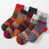 Herrensocken Mädchen Weihnachten Herren Herbst und Winter Personalisiert Strickwolle Gestreift Geometrie Vintage Ohne Nähte Damen