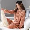 Kadın pijama pijamaları sonbahar ve kış pazen ev kıyafetleri kalınlaştırılmış mercan kadife peluş yalıtım seti