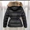 Damen Daunenparkas Monclair Langer Stil warme Winterjacken mit Kapuze Mäntel Echter Waschbärenhaarkragen Warme modische Parkas mit Gürtel Dame Baumwollmantel Oberbekleidung Große Tasche