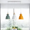 Hangende lampen 3 in 1 Noordse macaron kleuren conische aluminium schaduw met rubberen hout E27 led -droplights matgeel / groen koordopname