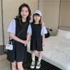 家族をマッチする服をマッチする夏のお父さんと息子の娘家族服の家族の服は、4人の女性の女の子の男の子の男の子の家族のための親子の服を一致させる230421