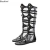 Sandalet 2024 Kadın Yaz Gladyatör Roman PU Deri Açık Ayak Tip Yüksek Perçin Çınlama Ayakkabıları Düz ​​Boot Kadınlar Sandalias