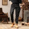 Jeans pour hommes surdimensionnés automne et hiver Denim coupe ample rétro polyvalent petit pantalon à jambes