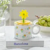 Mugs Cute Flower Embossed Mug With Lid Small Fresh Chrysanthemum Ceramic Cup Girl Design Niche Breakfast Coffee Milk