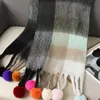 Halsdukar lyxig rutig halsduk vinter varm kashmir kvinnor hårboll pashmina foulard kvinnliga halsdukar lady tassel sjal wraps design 231120
