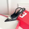 Tasarımcı Stiletto High Heels Ladies Sandals Moda Marka Lüks Profesyonel Elbise Ayakkabı Saçlı Kristal Metal Toka Deri 8.5 cm Akşam Yemeği Düğün Ayakkabı 35-41