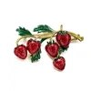 Pinnen broches emaille aardbeienbroches fruit schattig bloem aardbeimeisje broche broche email zijden sjaal gespog kleding diy hoed tas accessoires z0421