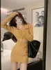 Tvådelad klänning stickad 2 -bitklänning klänning kvinnor hösten avslappnad långärmad koreansk stil tröja kostym kontor lady elegant y2k chic uppsättningar 230421
