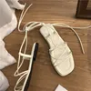 Sandalen zomerschoenen vrouwen smalband vintage vierkante teen platte kruisband strap thong v vorm ontwerp 230421