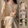 Damen-Nachtwäsche, koreanisches Rüschen-Nachtkleid für Frauen, elegantes Spitzen-Nachthemd, einteiliger Pyjama, langärmlig, quadratischer Kragen, Heimkleidung