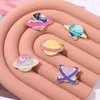 Broches Broches Dessin Animé Mignon Coloré Espace Planète Émail Broche Rose Étoiles Terre Alliage Pins Badge Doux Accessoires De Mode Bijoux Cadeaux Z0421