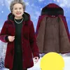 女性のトレンチコート年配の冬の服ミディアムと長く厚くしたパッド入りジャケット女性老婦人綿じゃあコーデュロイフード付き5xl