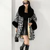 Kvinnors pälsjacka vinter lös leopard mönster krage kappa sjal plysch förtjockad kappa bat stil cape