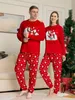 Tenues assorties pour la famille Ensemble de pyjama de Noël Mère Elk Imprimer Chemise de nuit du Père Noël Vêtements de nuit Maman Papa Vêtements de Noël Pyjamas de famille assortis de Noël 231121