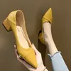 Vestido sapatos de sapatos femininos de moda moda cor sólida pu pontada no escritório trabalho senhoras de salto alto fêmea deslizamento em sapatos casuais zapatillas mujer 230421