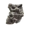 Yooperlite Quartz Crystal Wolf Голова и ремесла для изделия ручной резной ультраактивной флуоресцентный пламя пламени камень камень животные скульптура натуральные сиенитовые породы Статуя