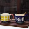 Canecas Cerâmica de estilo japonês pendurado copo de vidro de água de vidro de copo de café copo de caneca de cor de leite criativo dos amantes de leite Kawaii