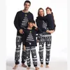 Abiti coordinati per la famiglia Buon Natale Abiti coordinati per la famiglia Pigiami Set Presente Papà Mamma Bambini Indumenti da notte per neonati Pantaloni blu scuro Camicie Pagliaccetti Regali di Natale 231121