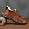 Chaussures habillées en cuir baskets décontractées bout rond bottes d'hiver pour hommes mode antidérapant velours hommes hauteur augmentant 231120