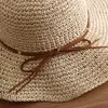 Berets Womens Summer Straw Sun Hat Anti-UV Sunshade Dobrável Cap com Decoração Slim para Viagem Ao Ar Livre Pogal