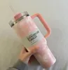 С логотипом DHL Quencher 40 унций Стакан Tie Dye Голубой Розовый Леопардовая ручка Крышка Соломенная пивная кружка Бутылка с водой Порошковое покрытие Открытая чашка для кемпинга GG1123