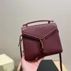 Sac de créateur Cassandra Sac à poignée moyenne en cuir gaufré à grains Sacs à bandoulière luxueux en vente Sac à main Sac à main noir