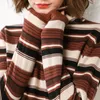 女性のセーターセーターセーター女性茶色のタートルネックフルスリーブストライプニットプルオーバーフェムベーシッククロップトップ