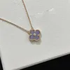 Luxury Four Leaf Clover Designer Peandant Necklace Elegant Charm Sweet Flowers Classic Choker Bling Diamond Purple Stone Womens Chain Halsband smycken