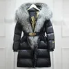 Femmes fourrure fausse Janveny hiver longue doudoune femmes manteau de canard Super luxe grand réel argent col de renard Parkas avec ceinture vêtements de neige 231121